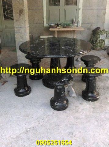 bàn ghế bằng đá cẩm thạch đen