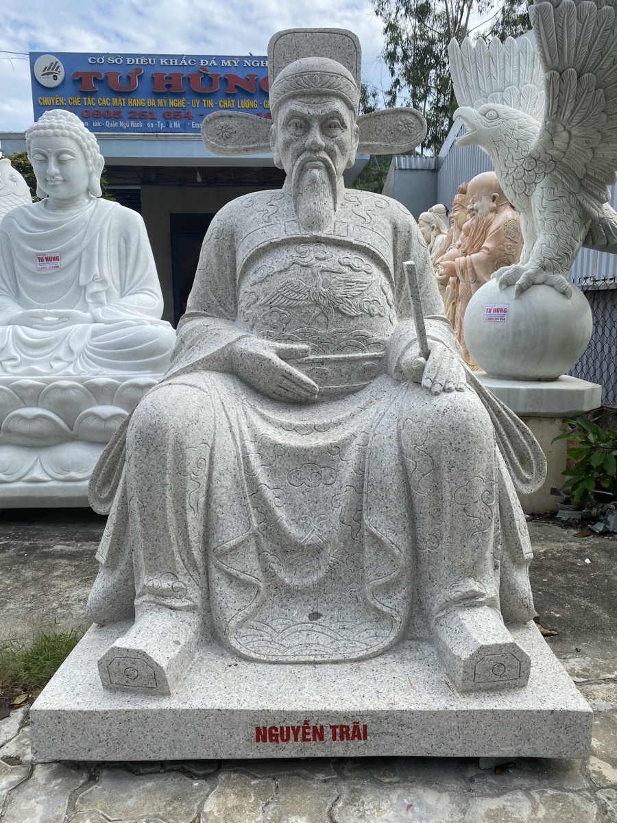 TƯỢNG CỤ NGUYỄN TRÃI ĐÁ NGUYÊN KHỐI
