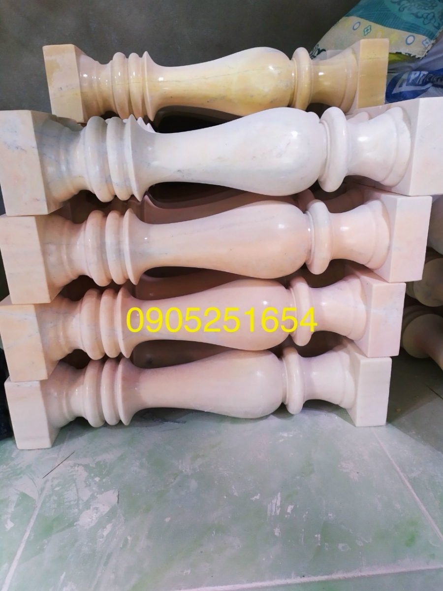 con tiện đá nguyên khối