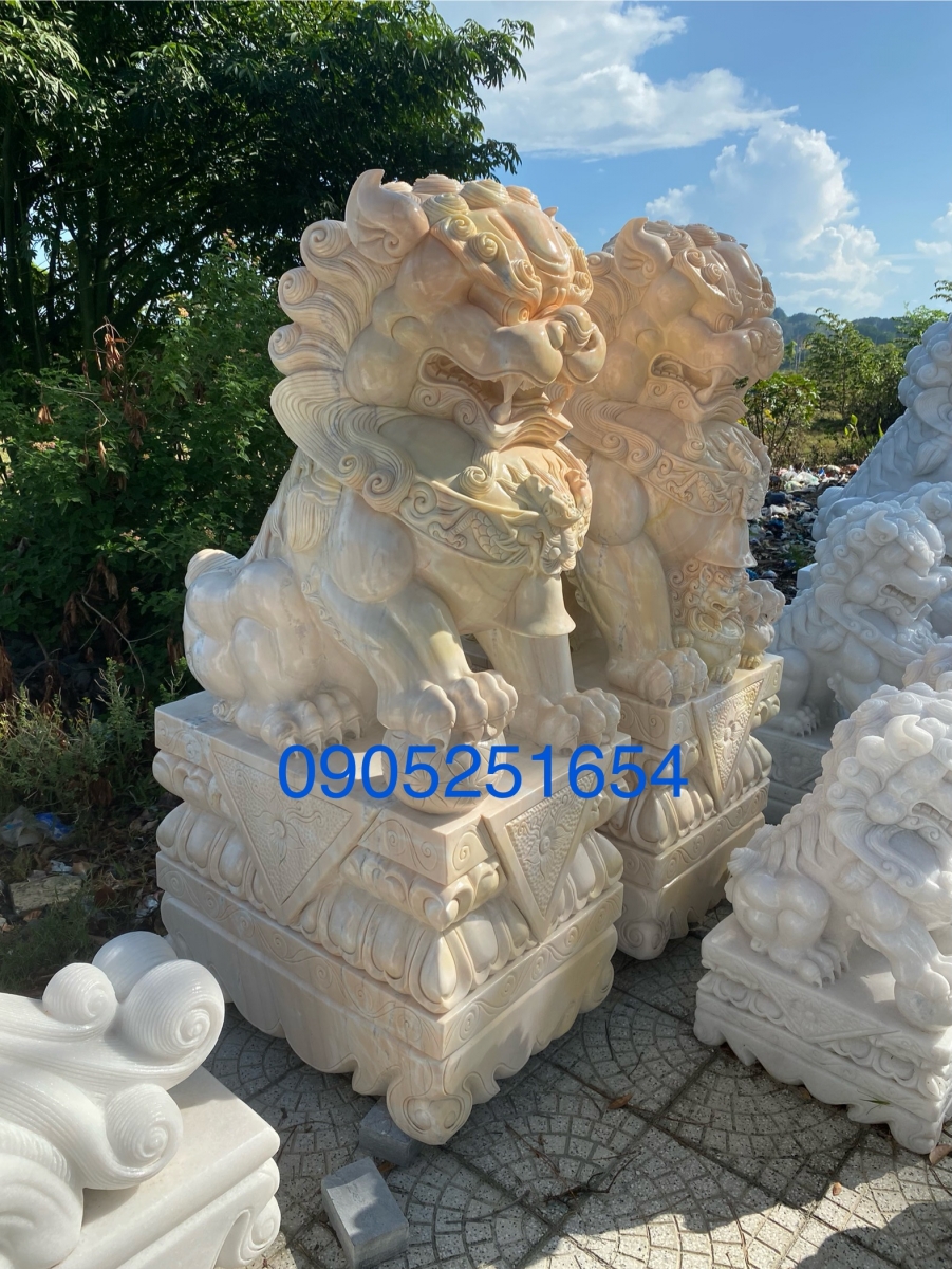 Tượng kì lân bằng đá cẩm thạch nguyên khối
