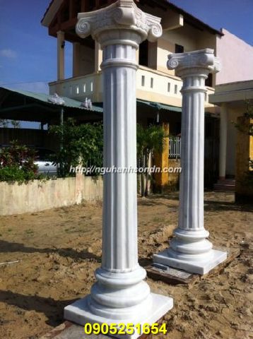 trụ nhà bằng đá ngũ hành sơn
