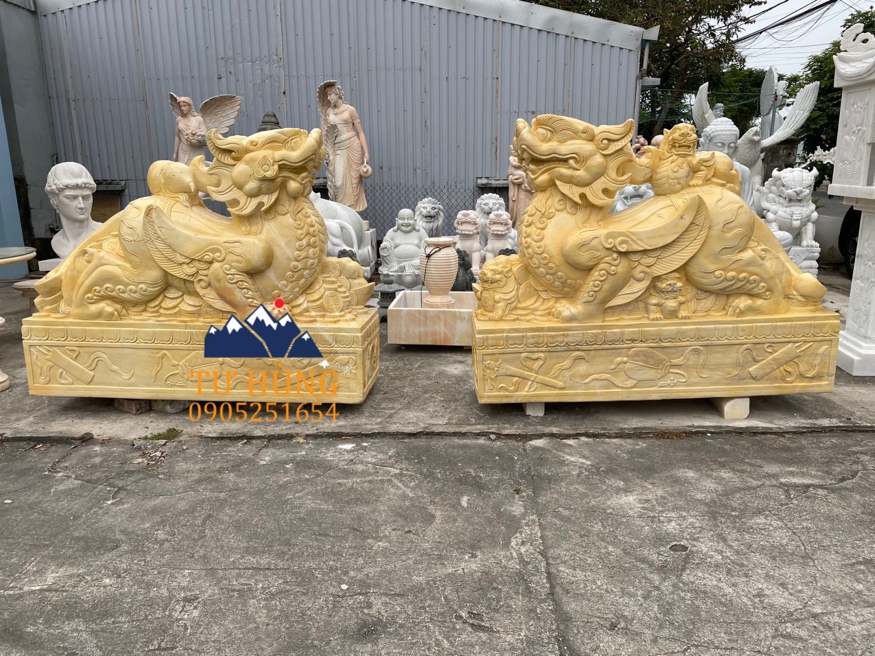 Tượng tì hưu đá cẩm thạch vàng nguyên khối