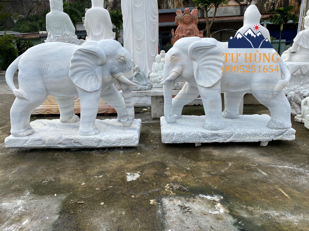 TượngVoi chào đá cẩm thạch vàng nguyên khối