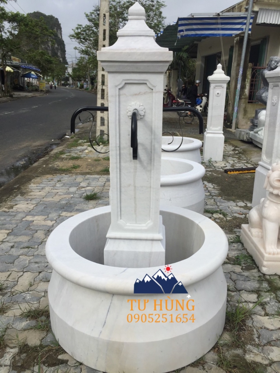 Đài phun nước đá nguyên khối